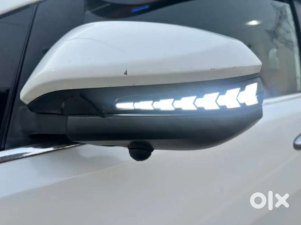 Toyota Innova Hycross 2019