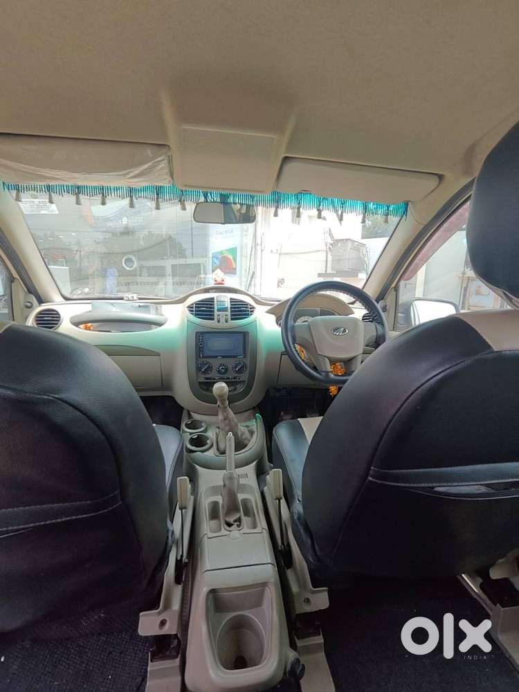Mahindra Quanto C4 2015