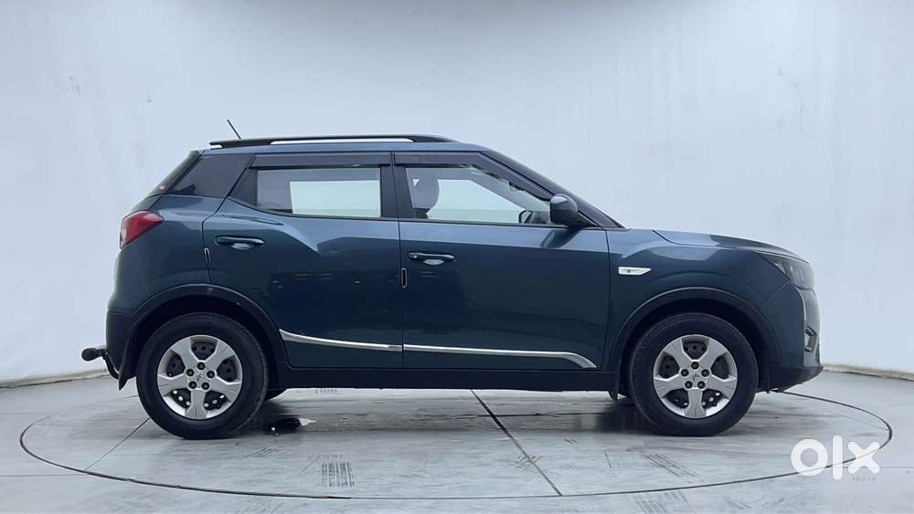 Mahindra Xuv300 1.2 W6 Amt Petrol, 2023, Petrol