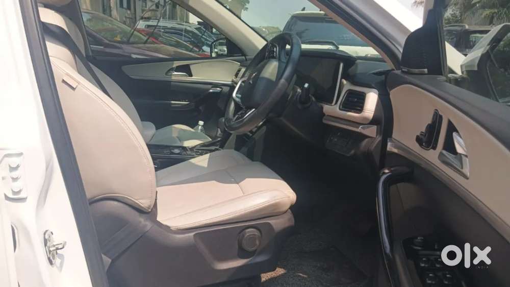 Mahindra Xuv700 2.2 Ax 7 Diesel At Luxury Pack Str, 2024, Diesel