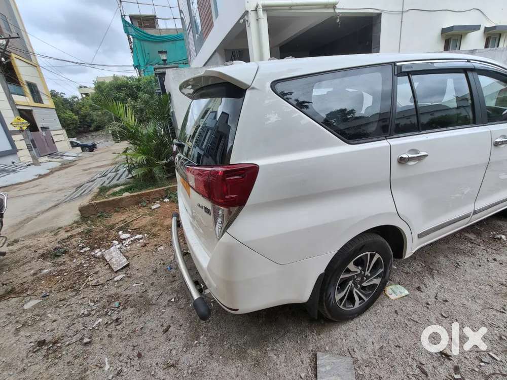 Toyota Innova Crysta 2.4 G Plus 2025