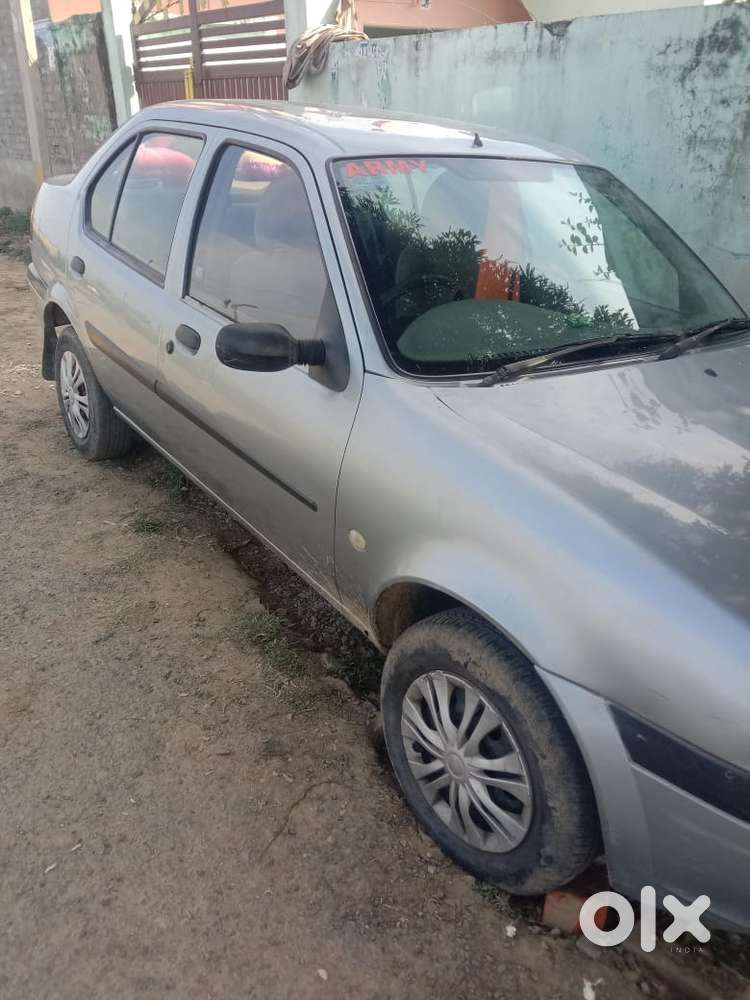 Ford Ikon 1.6 Petrol 2004