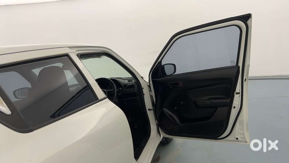 Maruti Suzuki Swift 1.3 Lxi, 2020, Petrol