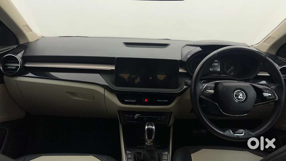 Skoda Slavia Ambition 1.0l Tsi At, 2022, Petrol