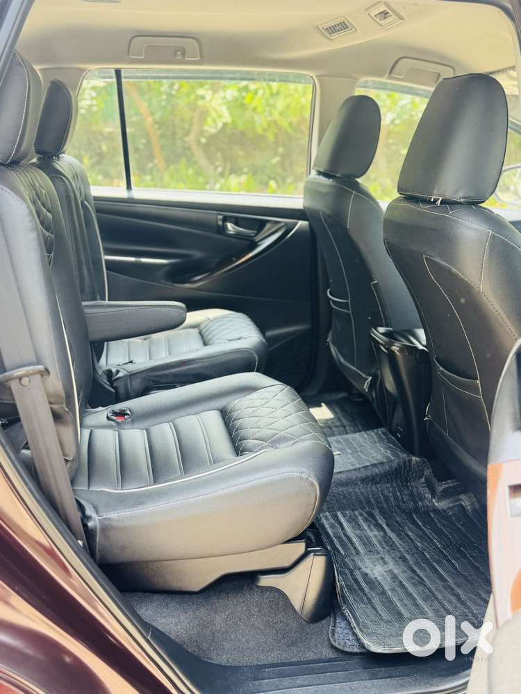 Toyota Innova Crysta 2.4 G Mt 7 Str, 2017, Diesel