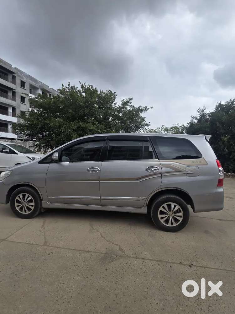 Toyota Innova 2.5 Z 2015