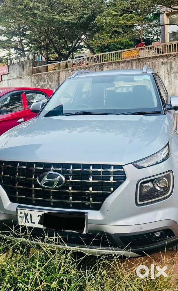2022 Hyundai Venue Sx Diesel  Sunrooffull Insurance Till 2027