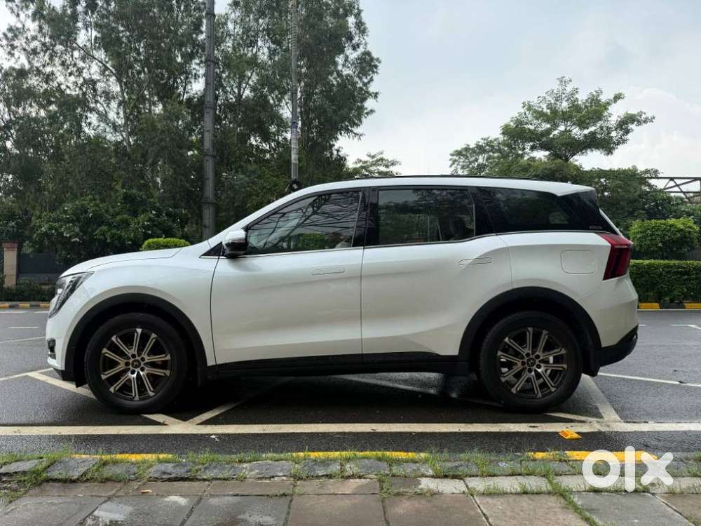 Mahindra Xuv700 2.0 Ax 7 Petrol At Str, 2024, Petrol