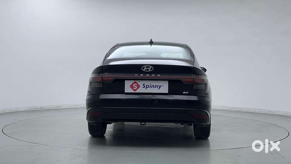 Hyundai Verna 1.5 Sx (o) Petrol Mt, 2023, Petrol