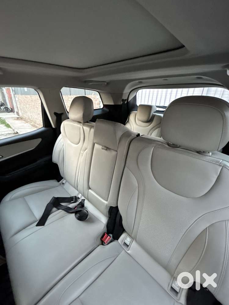 Mahindra Xuv700 2.2 Ax 7 Diesel At Str, 2023, Diesel