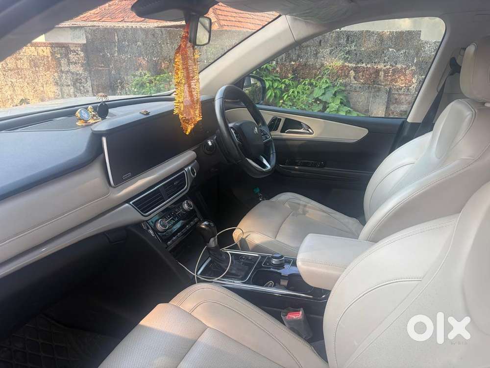 Mahindra Xuv700 2.2 Ax 7 Diesel At Str, 2023, Diesel