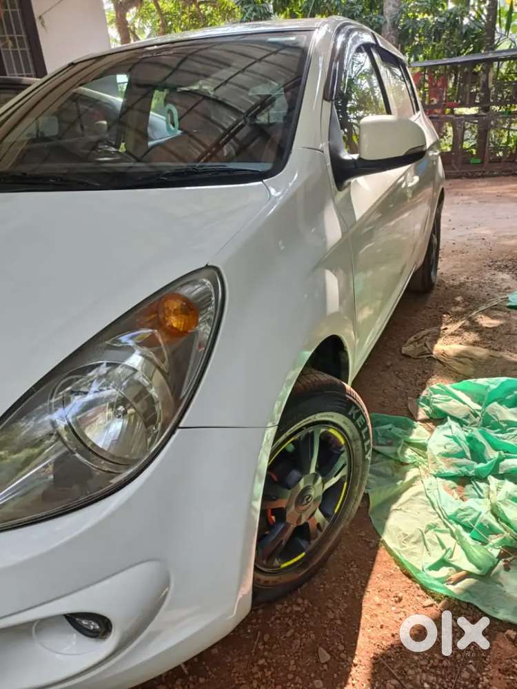 2011-12 Model Hyundai I. 20 Sportz