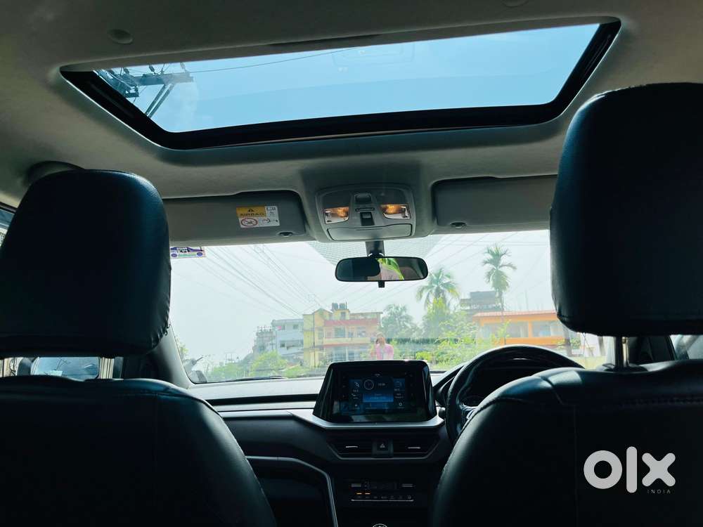 Maruti Suzuki Brezza 1.5 Zxi Smart Hybrid, 2023, Petrol