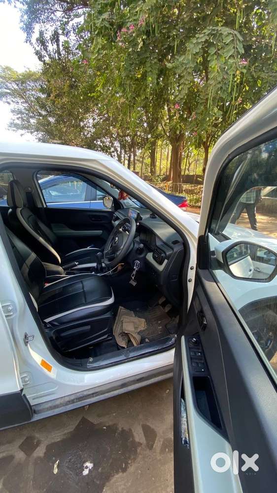 Single Handed Driven. Bank Vehicle