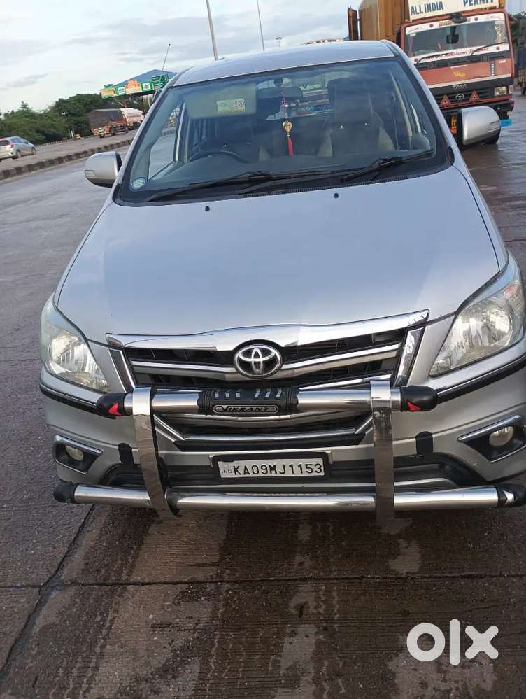 Toyota Innova 2015 Diesel 150000 Km Driven