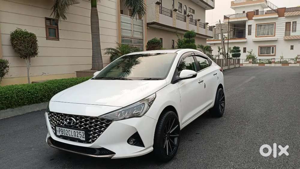 Showroom Condition Diesel Verna 2020 Top Model 85000 Km Driven