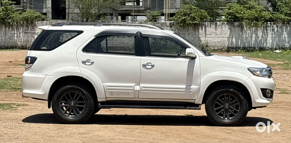 Toyota Fortuner 4X2 AT 2.8 Diesel, 2015, Diesel