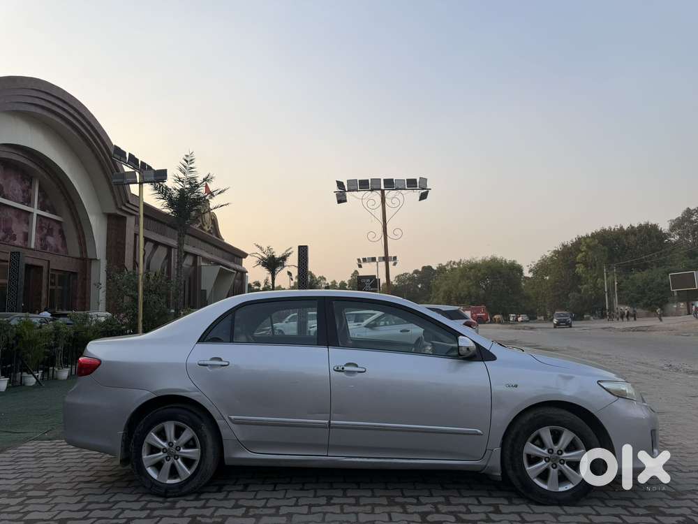 Toyota Corolla Altis 1.8 Sportz, 2011, Petrol