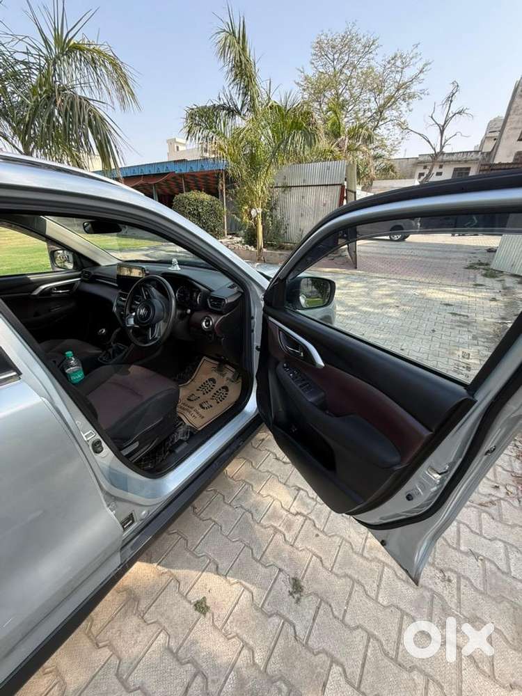 Maruti Suzuki Grand Vitara 2023 Petrol Well Maintained