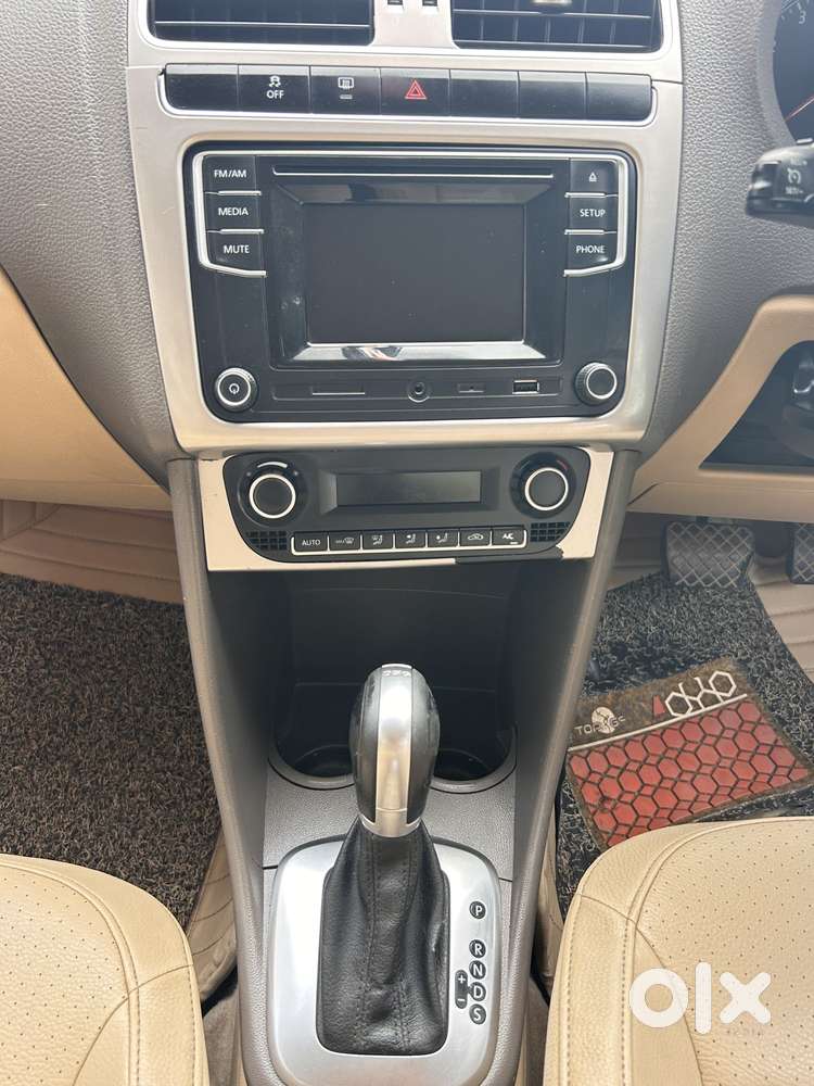 Volkswagen Vento 1.2 Highline Plus At 16 Alloy, 2017, Petrol