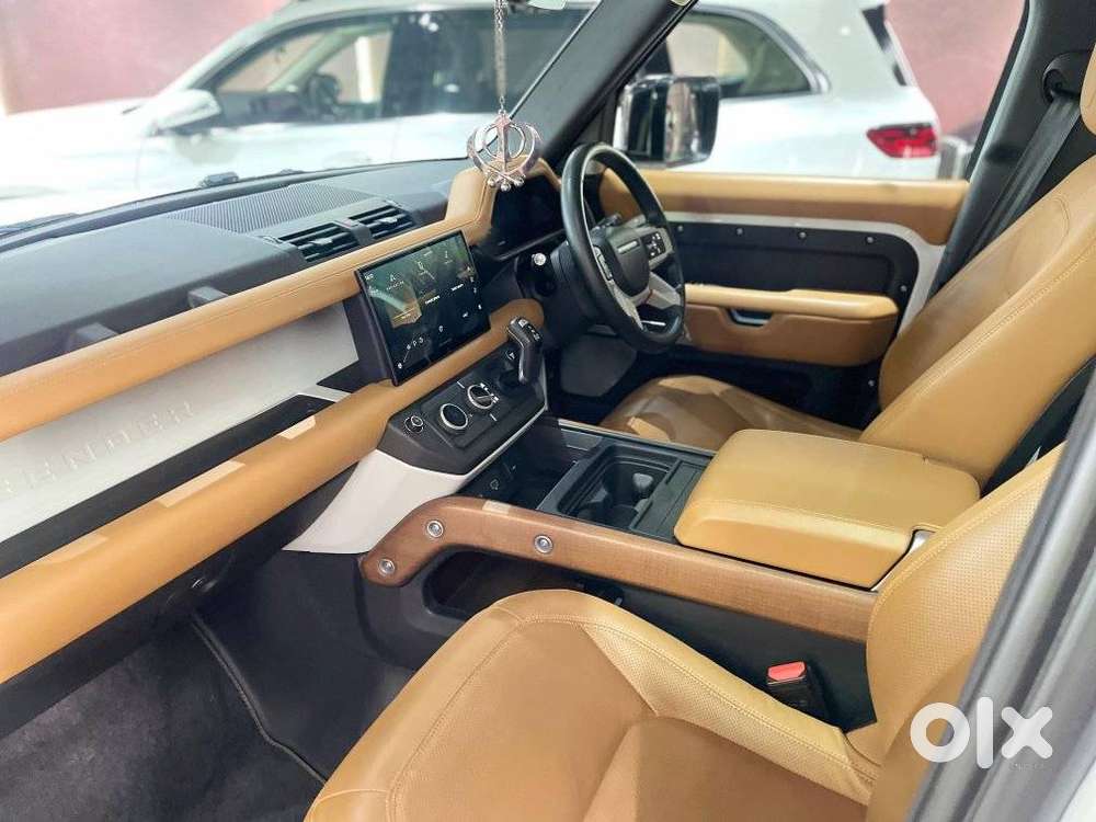 Land Rover Defender 3.0 L 130 Hse, 2023, Petrol