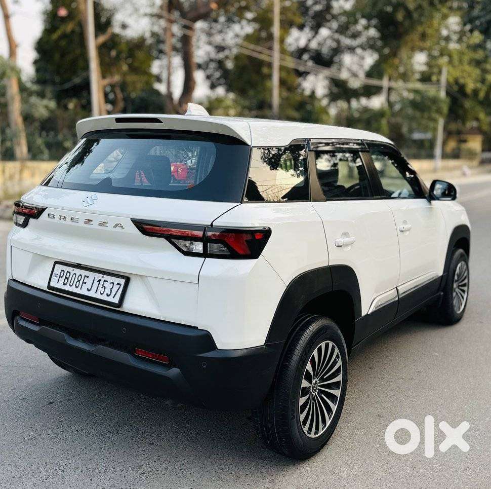 Maruti Suzuki Brezza 1.5 Vxi Smart Hybrid, 2024, Petrol