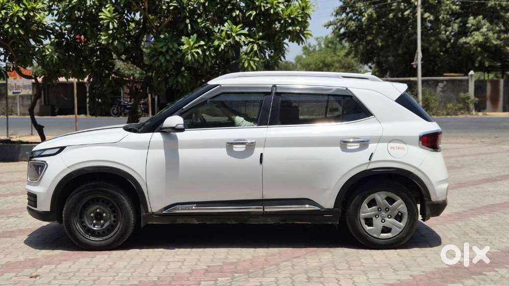 Hyundai Venue S Plus Mt 1.2 Kappa, 2021, Cng & Hybrids