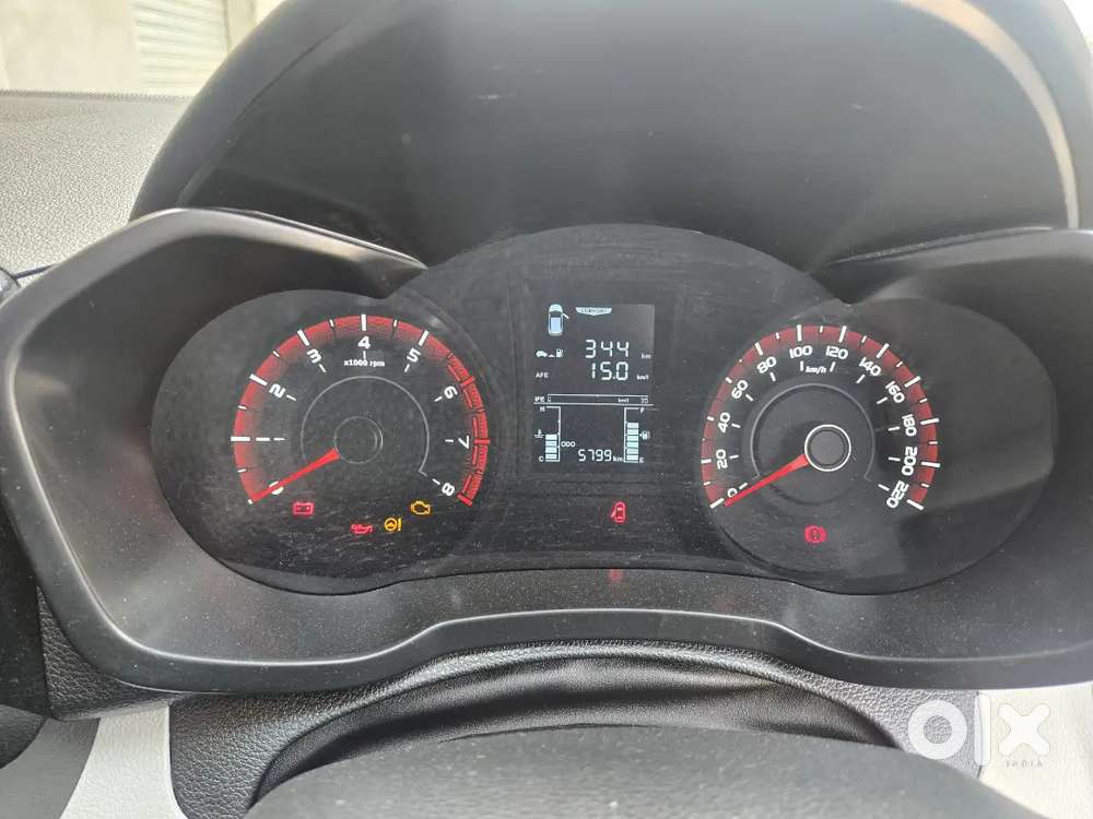 Mahindra Xuv 3xo 2025 Petrol 6000 Km Driven