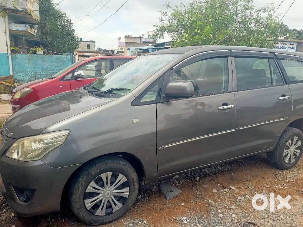 Toyota Innova 2011 Diesel 280000 Km