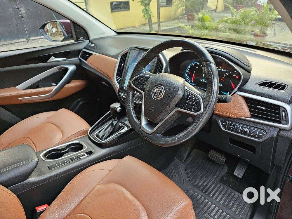 Mg Hector Plus Sharp Pro 1.5 Turbo Petrol Cvt 6 Str Dual Tone, 2022,..