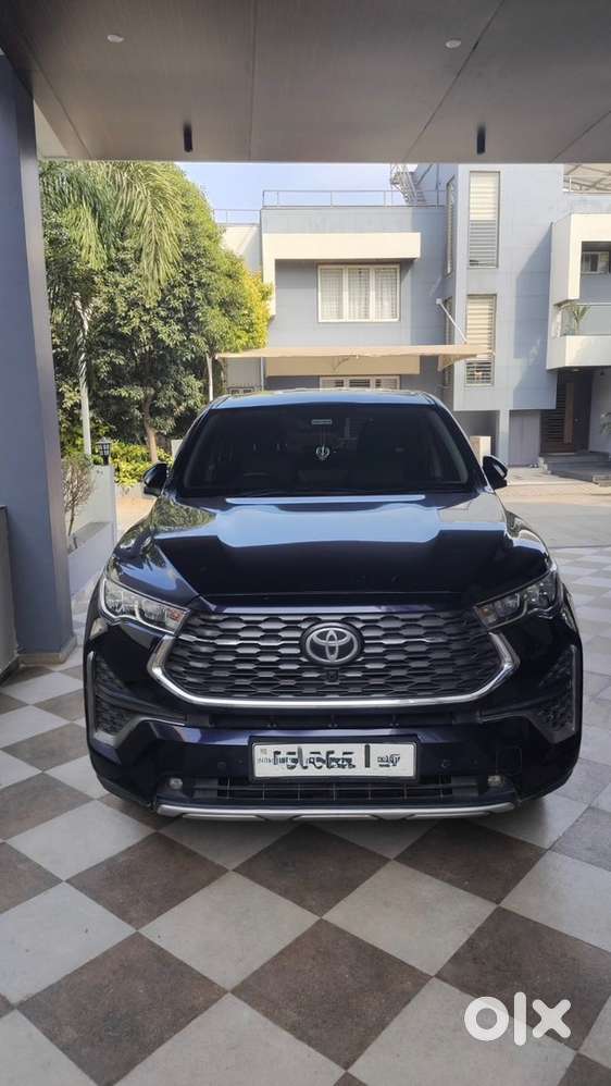 Toyota Innova Hycross 2023 Hybrid Well Maintained