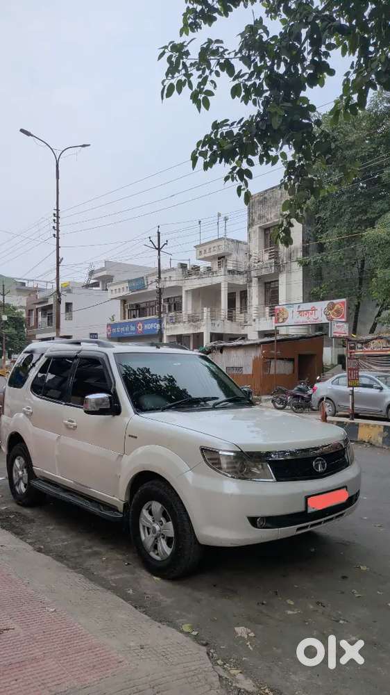 Tata Safari Storme 2015