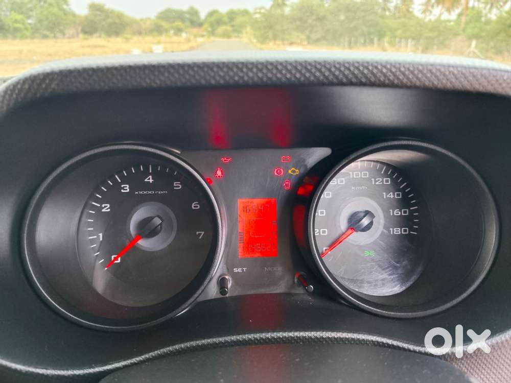 Mahindra Tuv 300 T6, 2016, Diesel