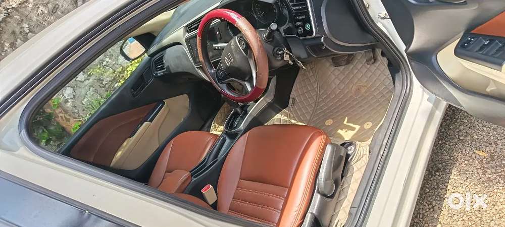 Very Good Condition. Power Full A C. Good Seat Cover.