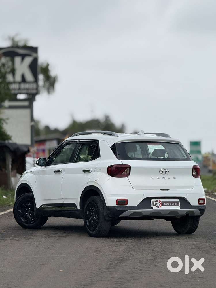 Hyundai Venue, 2021, Petrol