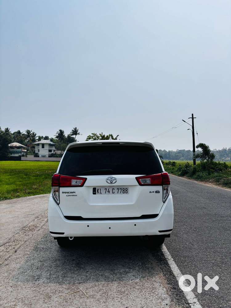 Toyota Innova Crysta 2.4 G Mt 8s, 2017, Diesel