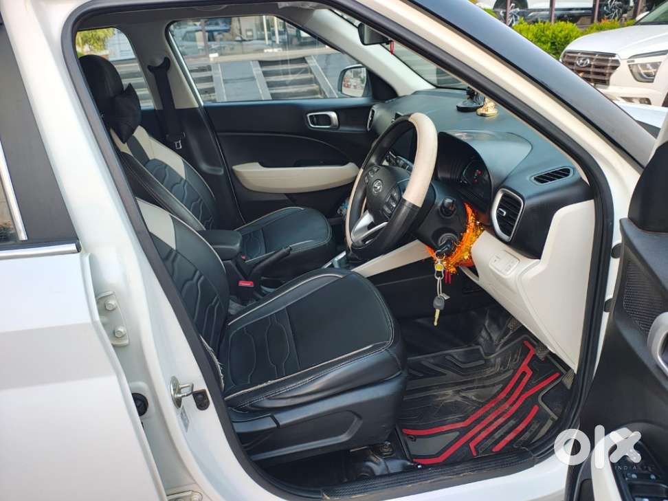 Hyundai Venue, 2023, Petrol