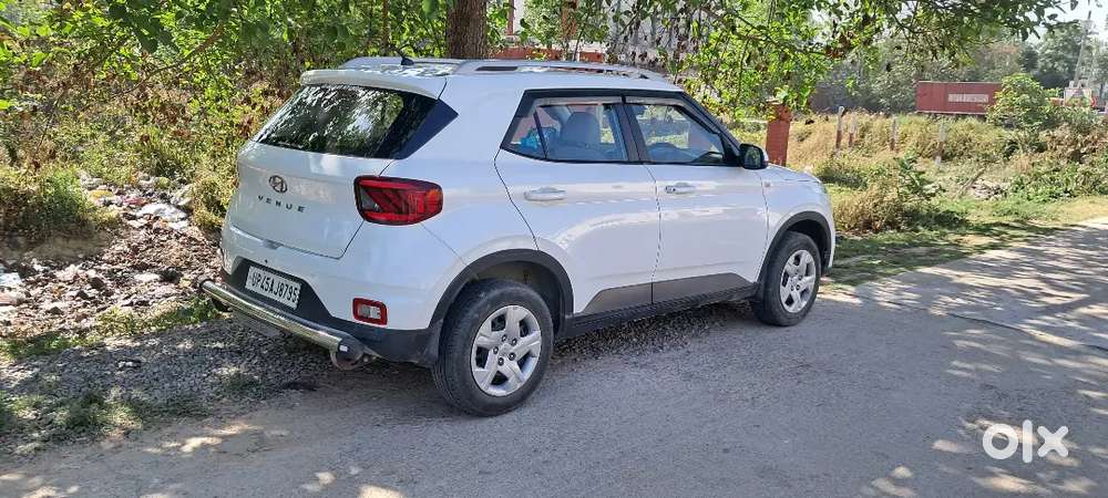 Hyundai Venue 2021 Petrol Well Maintained