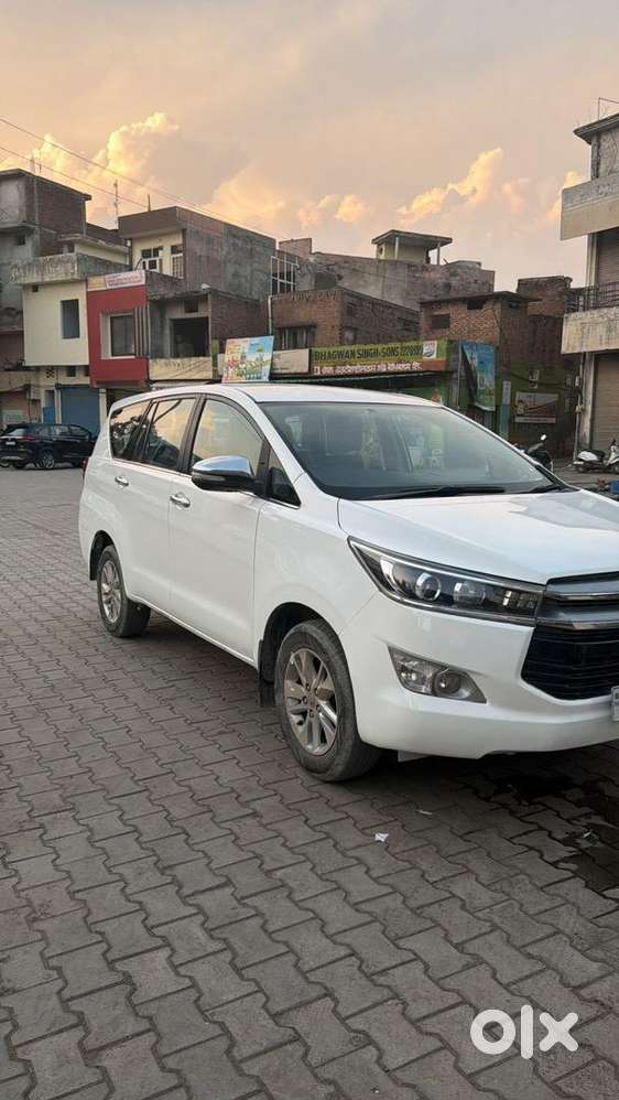 Toyota Innova Crysta 2017 Diesel 85000 Km Driven