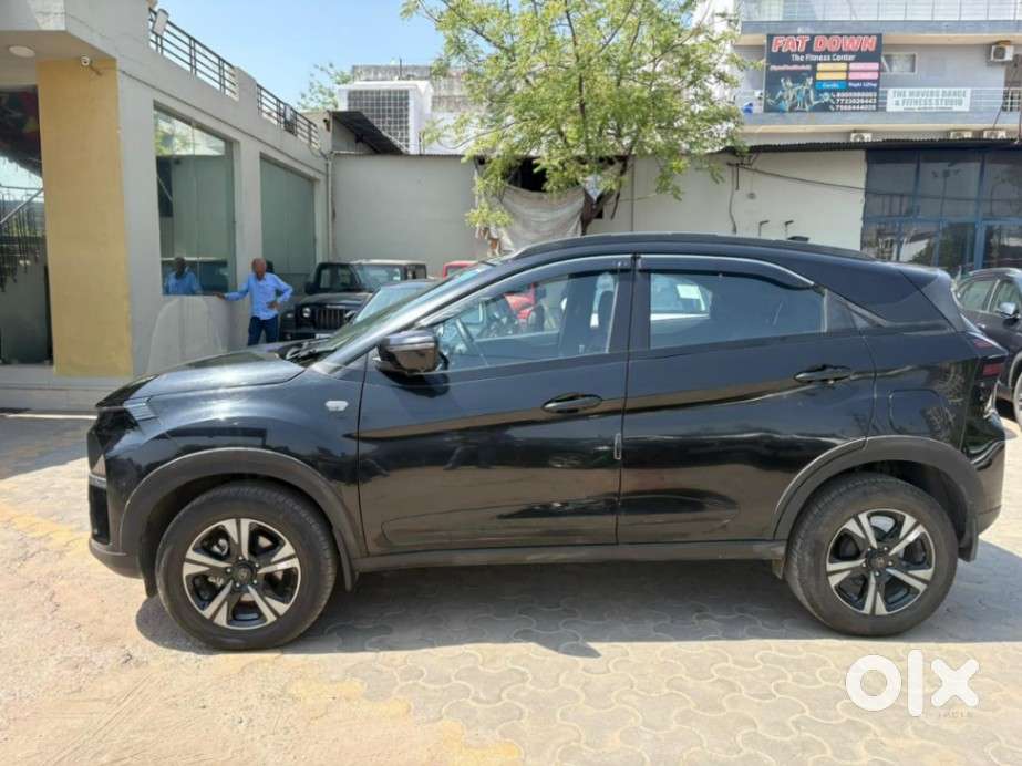 Tata Nexon Fearless Pr S 1.2 Revotron Petrol 7 Dca  Dt, 2024, Petrol