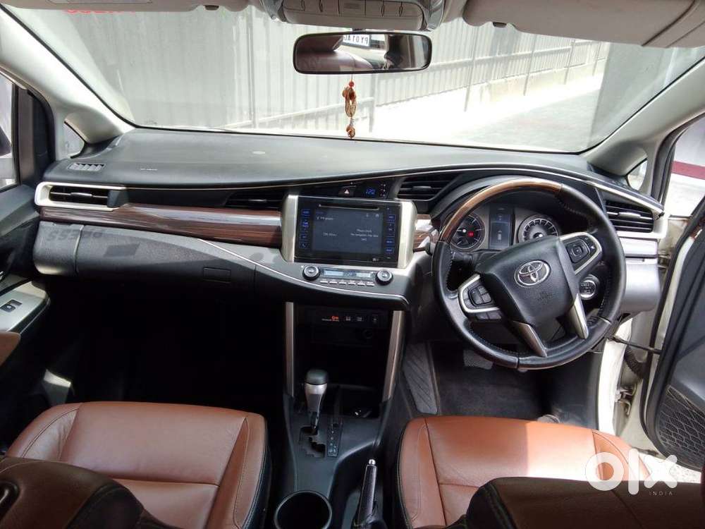 Toyota Innova Crysta 2.8z Automatic, 2017, Diesel
