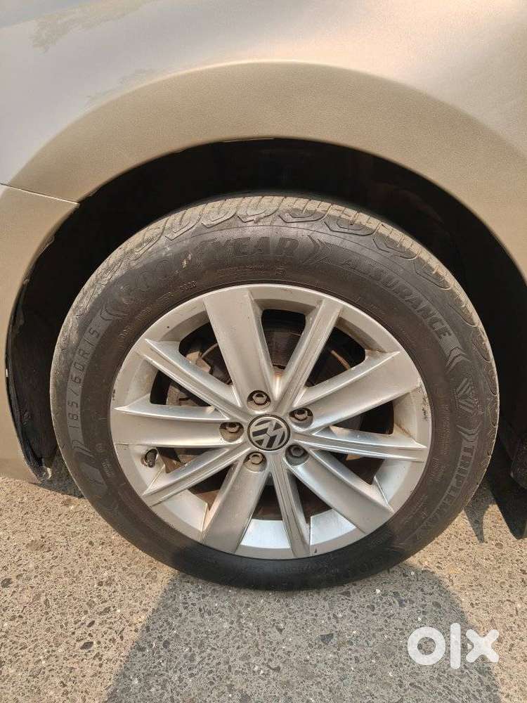Volkswagen Vento 1.2 Tsi Highline Plus At, 2015, Petrol