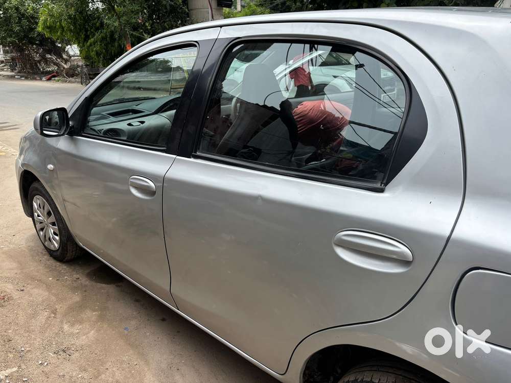 Toyota Etios Liva 2011-2012 G, 2011, Petrol