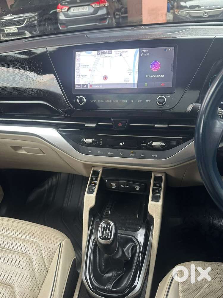 Kia Carens Luxury Plus With Sunroof Top Model Car