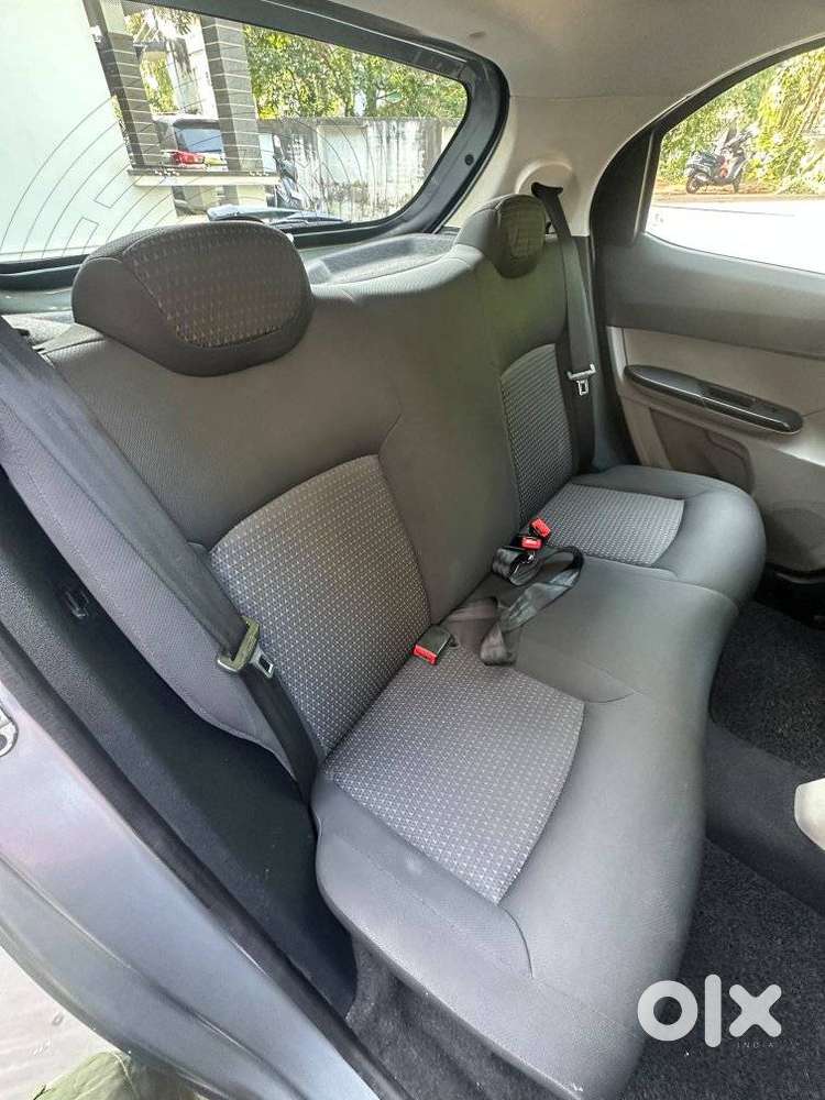 Tata Tiago 1.2 Revotron Xza, 2018, Petrol