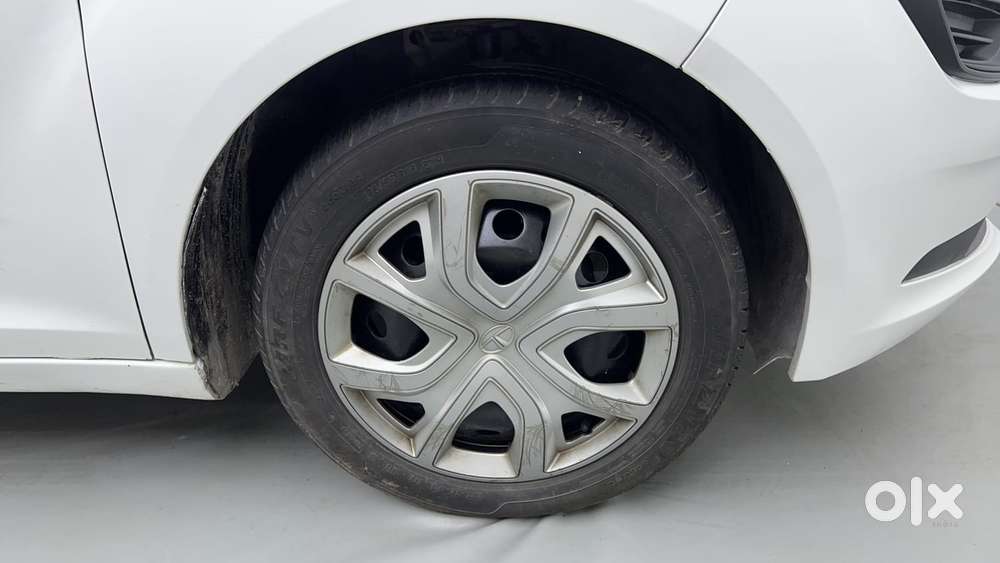 Tata Altroz 1.2 Xm Plus, 2022, Petrol