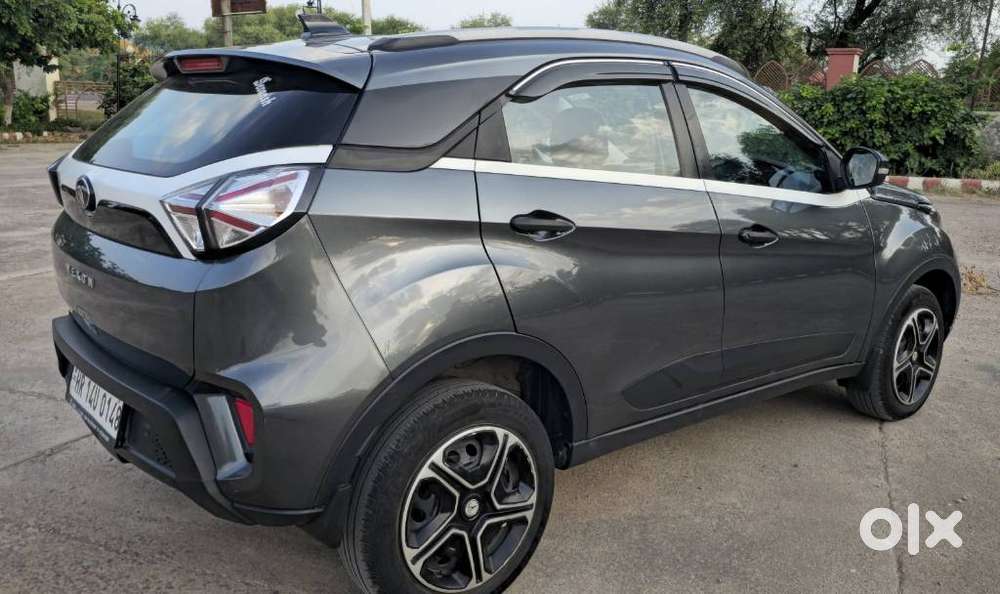 Tata Nexon Fearless Plus (ps) 1.5 Diesel 6mt Red Dark Edition, 2023,..