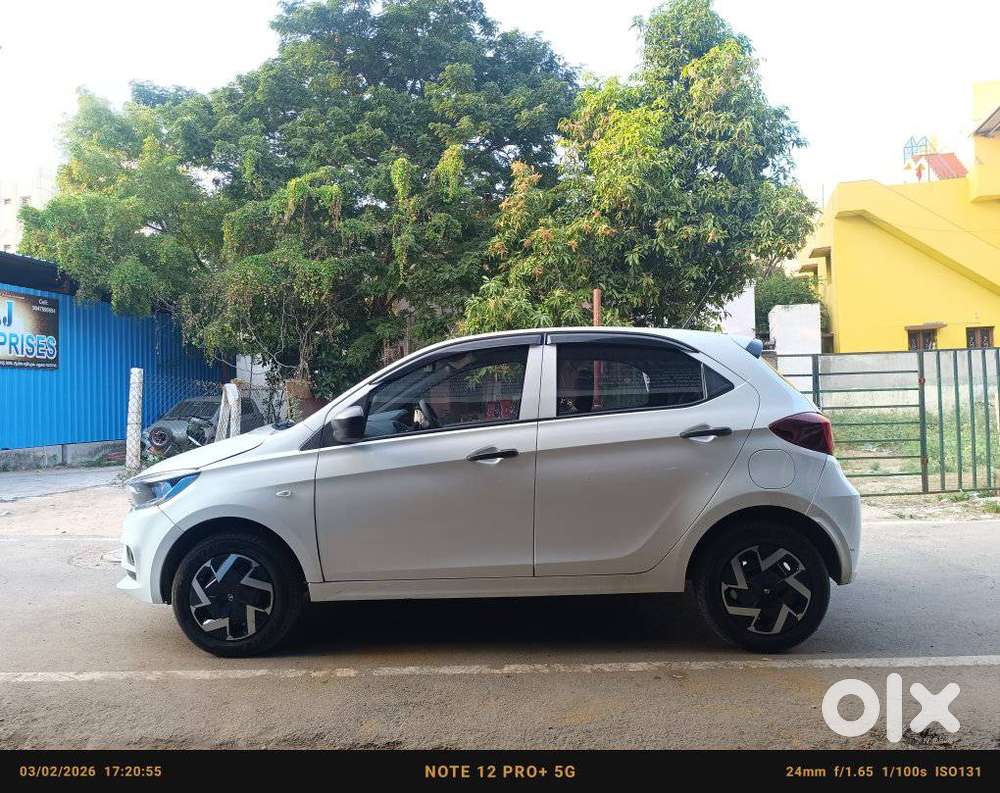 Tata Tiago 1.2 Revotron Xm, 2025, Petrol