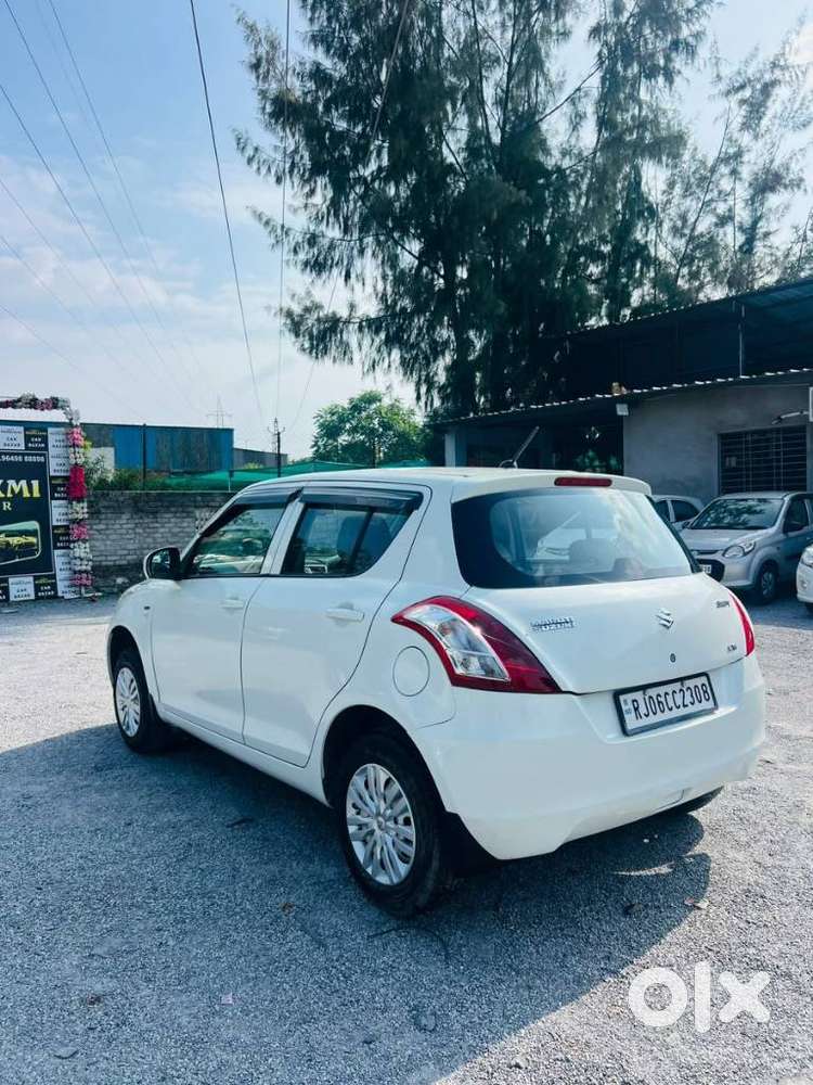 Maruti Suzuki Swift Lxi, 2015, Petrol