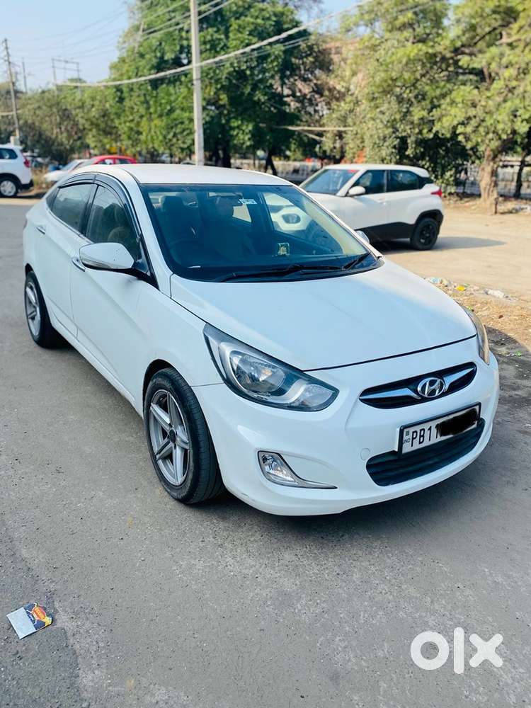 Hyundai Fluidic Verna 2011